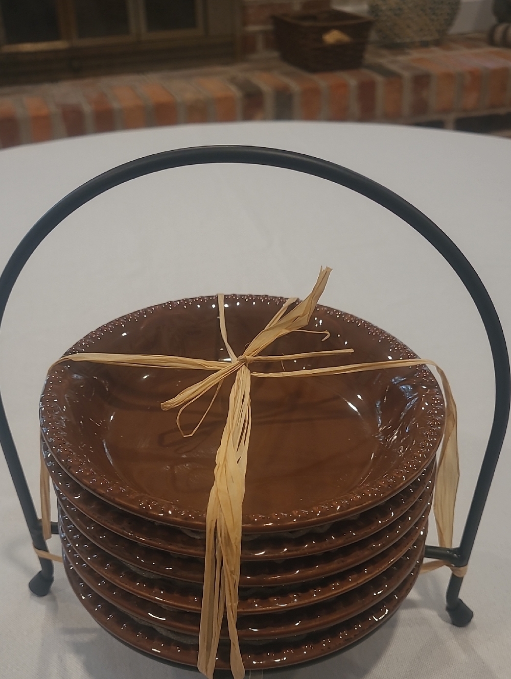 Sorrento Signature 6 Pc Appetizer/Dessert Plates With Caddy.  NWOT